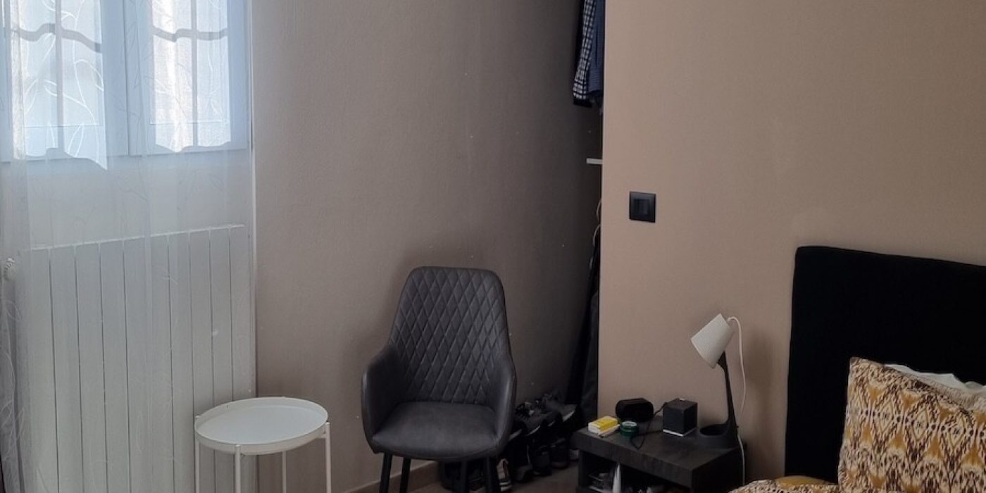 24 CAMERA CON CABINA ARMADIO