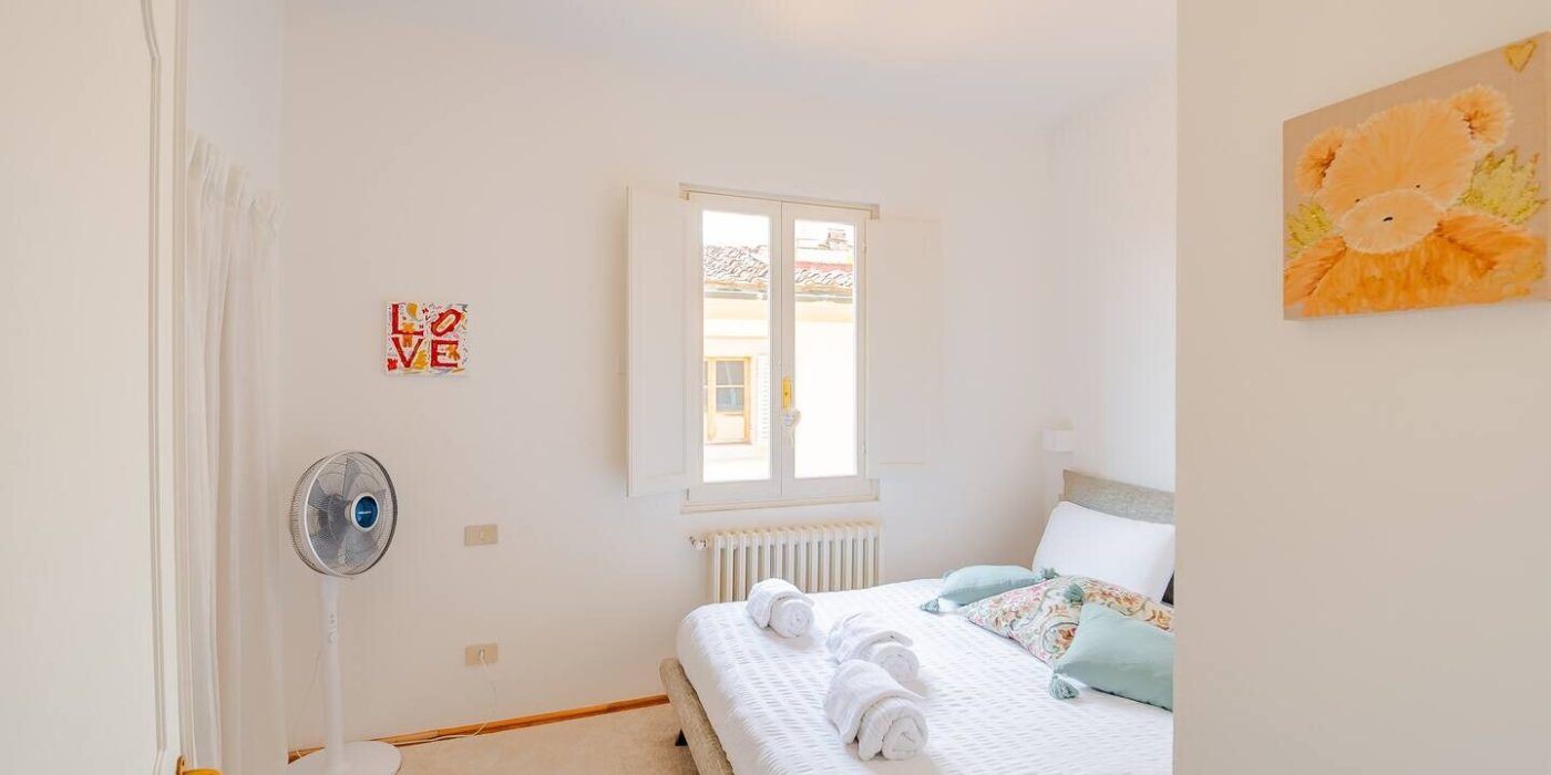 e8f78f6d-5a22-4359-824a-dc8cd9992a7a